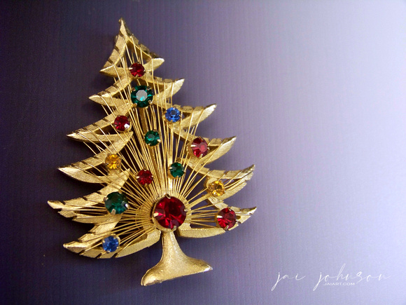 Vintage Rhinestone Christmas Tree Pin